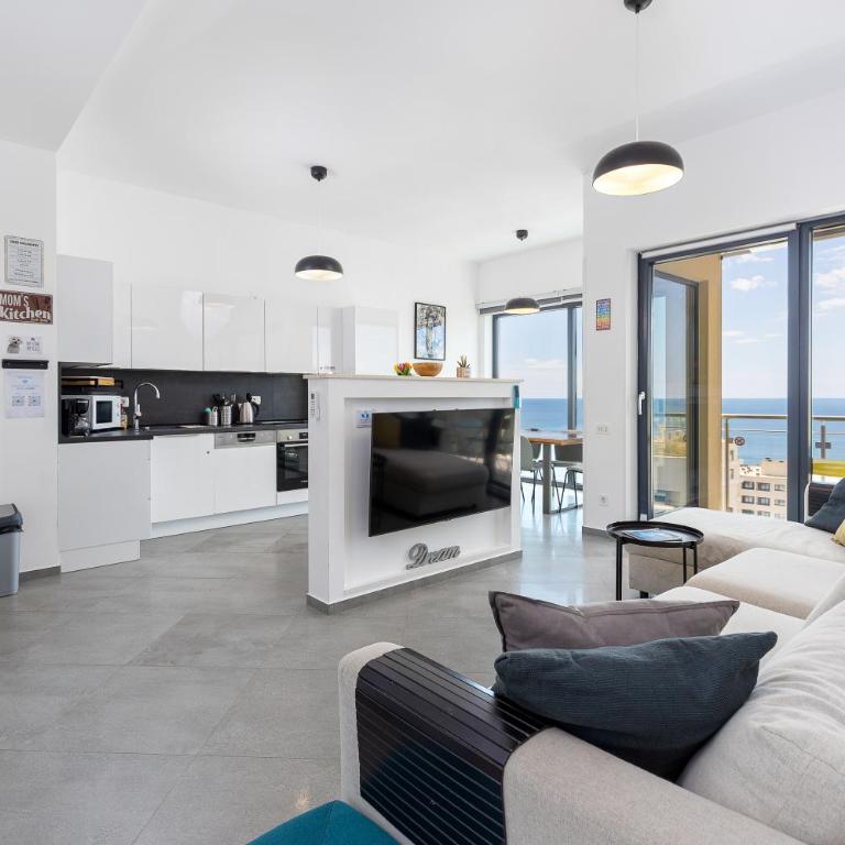 Modern Top Floor Sea View 3BR with Pools, Spa & Fitness - Apartment with Sea View - 5