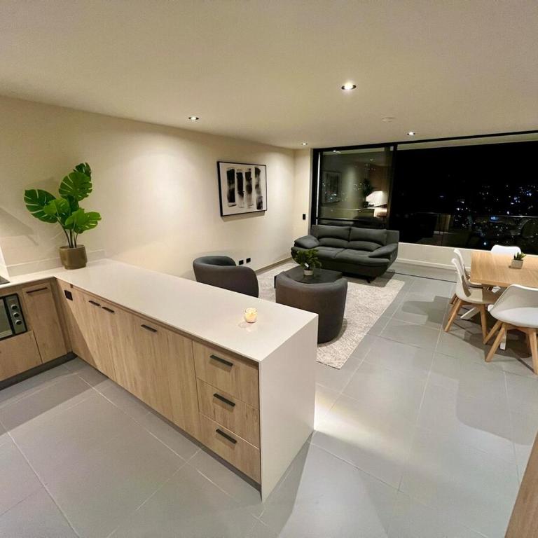 Designed 3-Bedroom Apartment & Office with 800 Wi-Fi, New Samsung Appliances - Three-Bedroom Apartment - 17