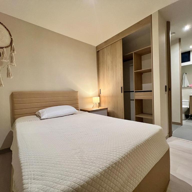 Designed 3-Bedroom Apartment & Office with 800 Wi-Fi, New Samsung Appliances - Three-Bedroom Apartment - 21