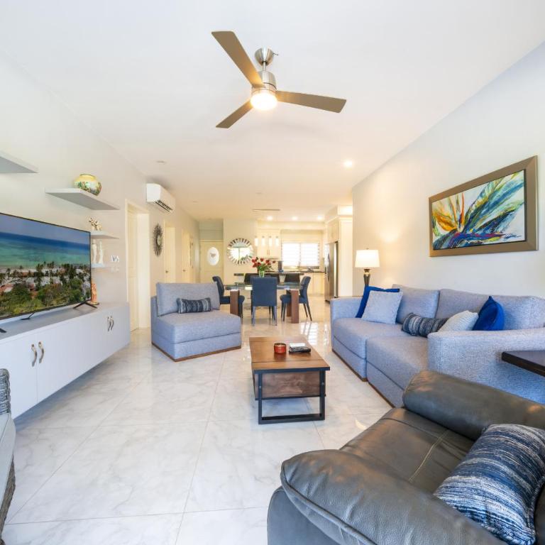 Luxury 2 BR Condo with Pool - Paseo del Sol Playacar II - Two-Bedroom Apartment with Pool View - 17