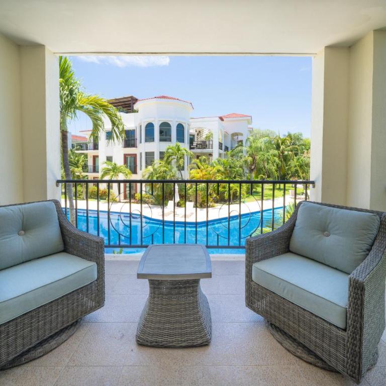 Luxury 2 BR Condo with Pool - Paseo del Sol Playacar II - Two-Bedroom Apartment with Pool View - 1
