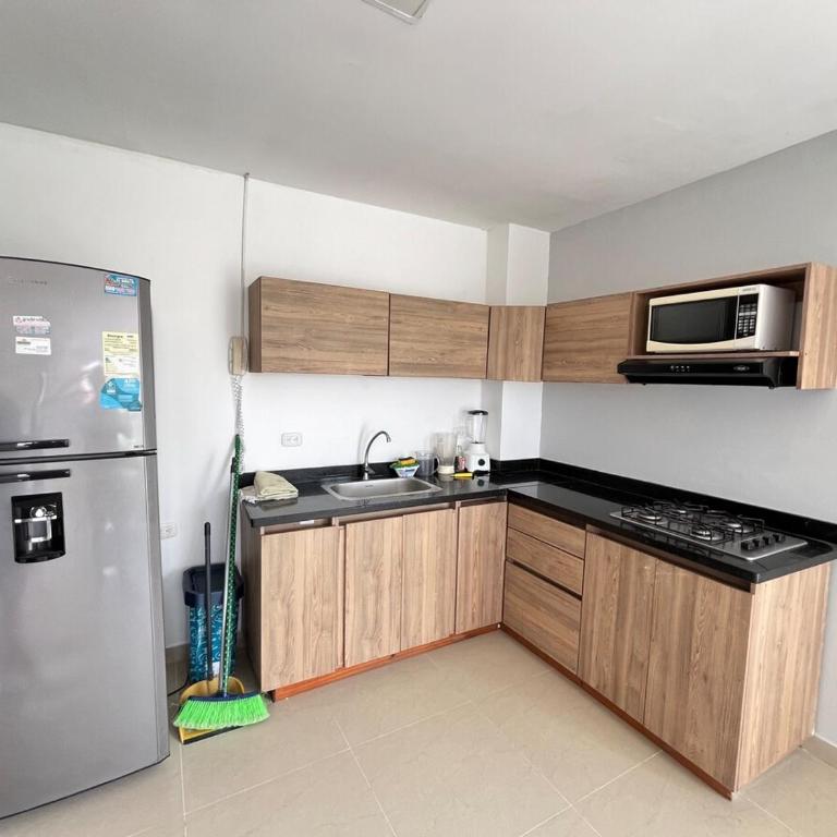 Comodo y economico con vista a parque electrificadora y ciudad - Apartamento de 2 dormitorios - 30