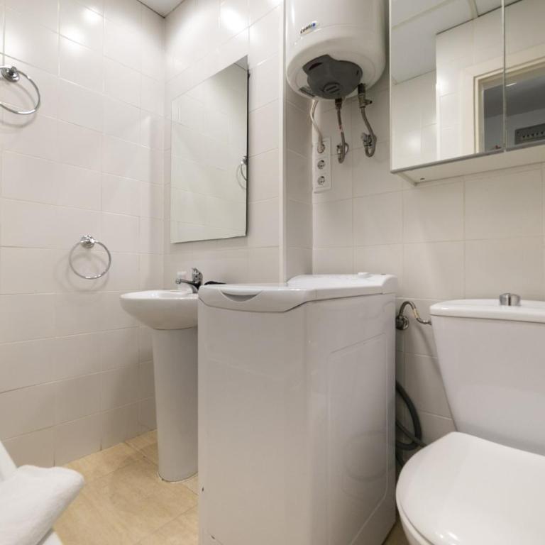 Classy I - Ferga Suites - Deluxe King Studio - 14