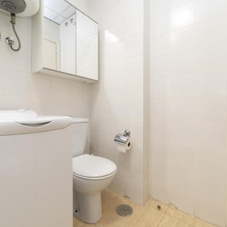 Classy I - Ferga Suites - Deluxe King Studio - 16