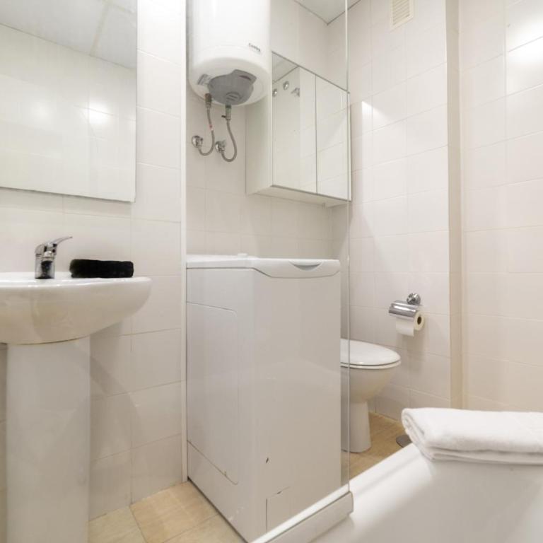 Classy I - Ferga Suites - Deluxe King Studio - 19