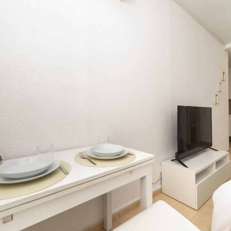 Classy I - Ferga Suites - Deluxe King Studio - 4