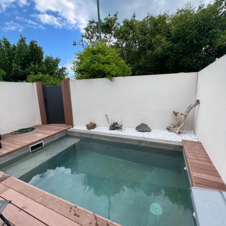 Villa JOPI 3Ch piscine plage entierement climatisée - Three-Bedroom Villa - 1