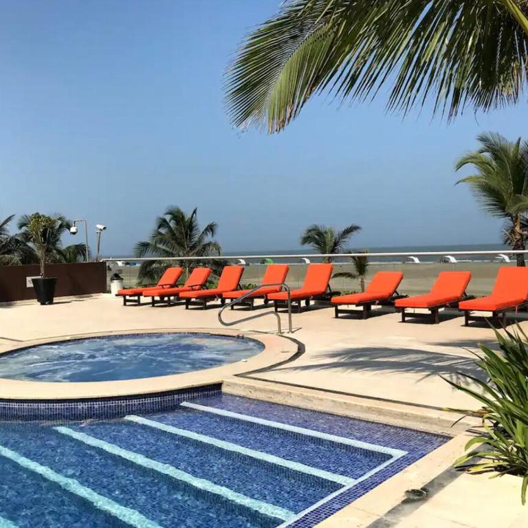 View, exit to Playa Morros tres Cartagena - One-Bedroom Apartment with Balcony and Sea View - 15