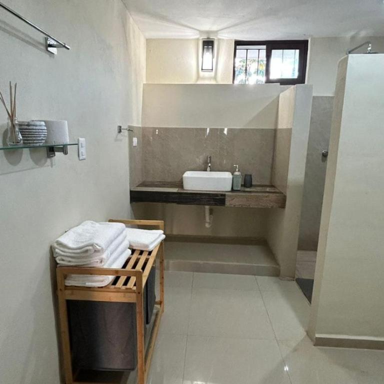 Cozy and Central Room - One-Bedroom Apartment - 7