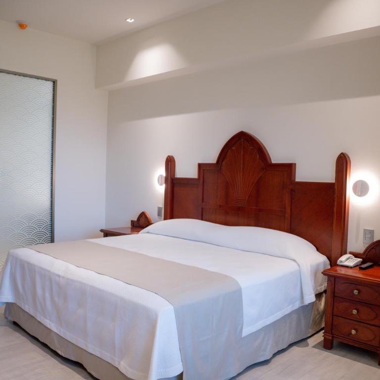 Vallarta Live Hotel - Deluxe Room - 11