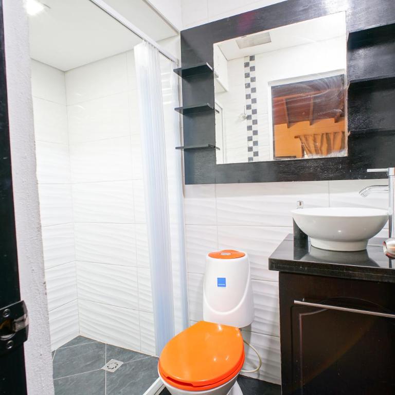 CoLiving Laureles Habitaciones con Baño Privado - Budget Double Room - 9