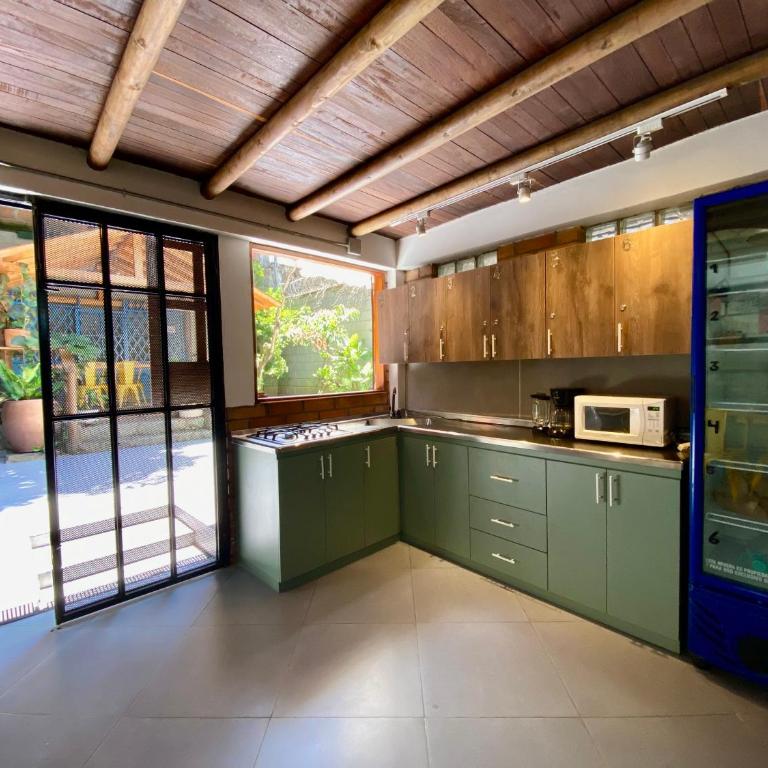 CoLiving Laureles Habitaciones con Baño Privado - Double Room with Private Bathroom - 19