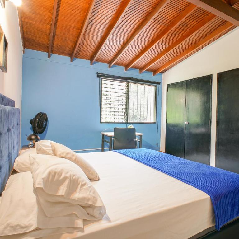 CoLiving Laureles Habitaciones con Baño Privado - Large Double Room - 33