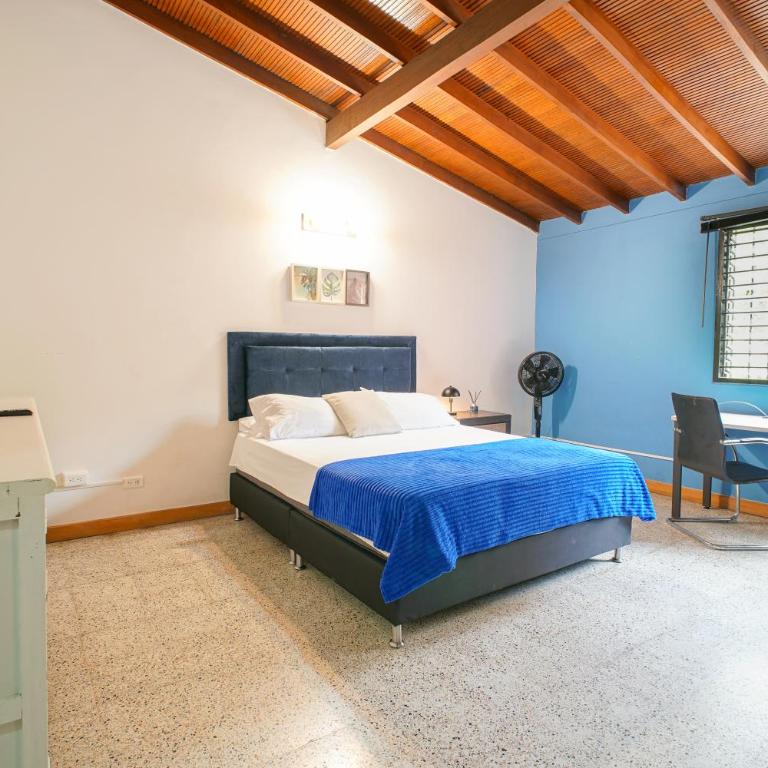 CoLiving Laureles Habitaciones con Baño Privado - Large Double Room - 32