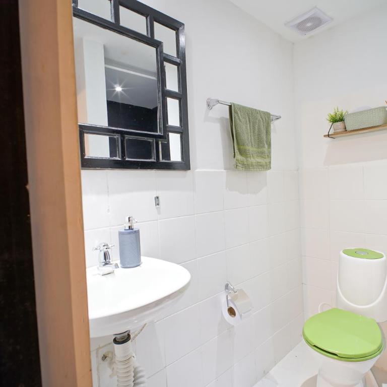 CoLiving Laureles Habitaciones con Baño Privado - Standard Double Room with Fan - 33