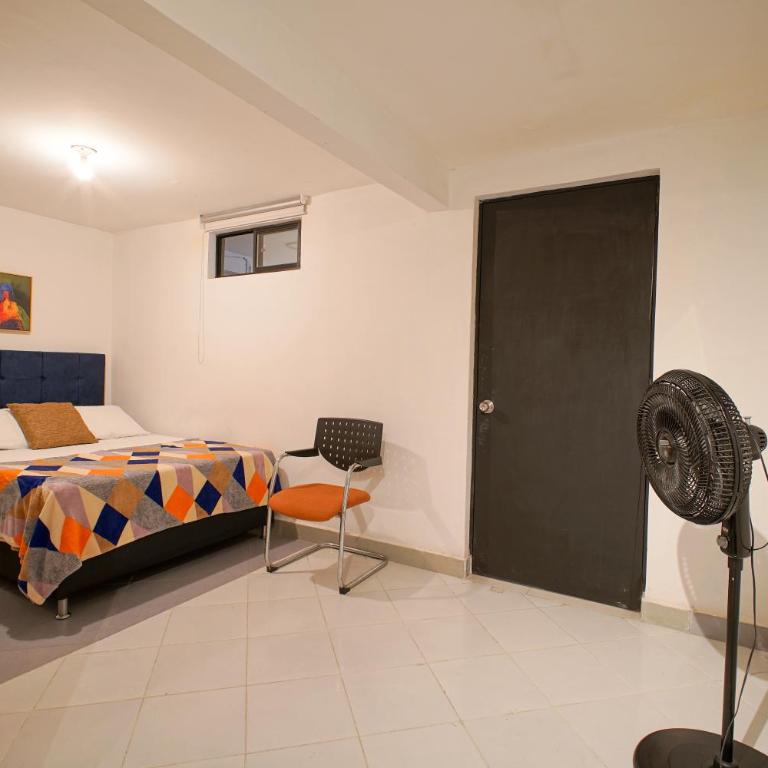 CoLiving Laureles Habitaciones con Baño Privado - Standard Double Room with Fan - 30