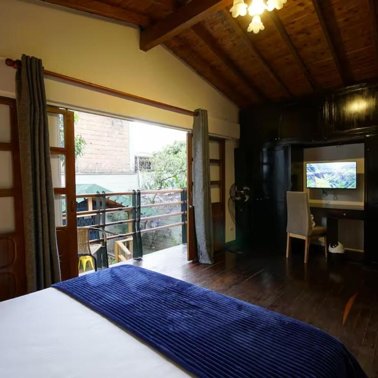 CoLiving Laureles Habitaciones con Baño Privado - Queen Room with Balcony - 28