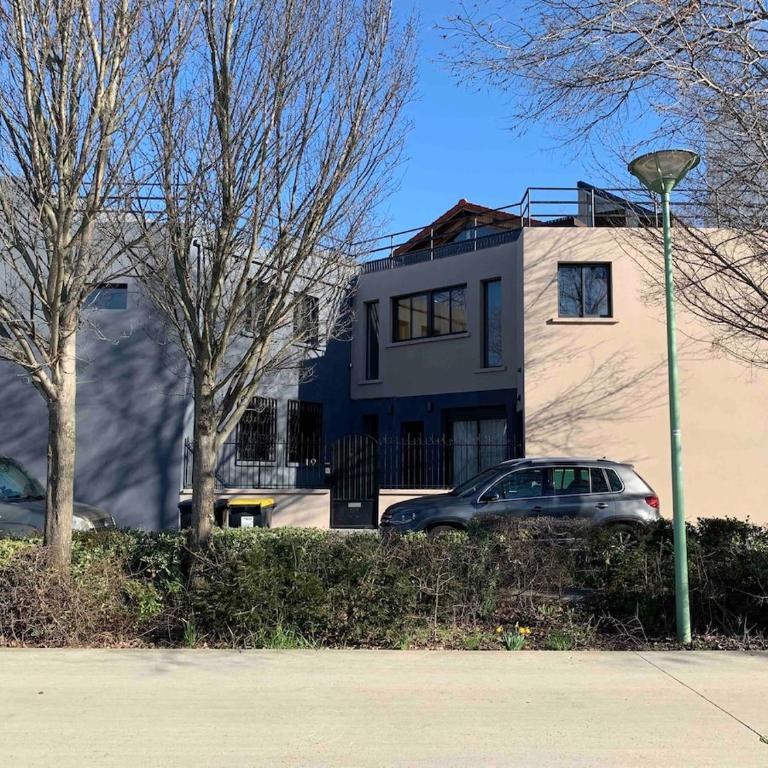 Contemporary house stadium of france - Villa - 1