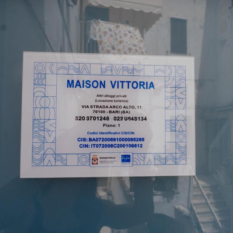 GuestHost - Maison Vittoria Comfortable Studio Apartment and Room - Double Room with Private Bathroom - 13