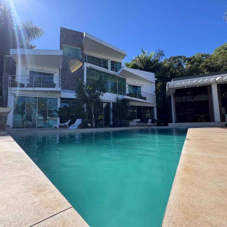 Casa de Lujo a Orillas del Rio Parana - Casa de 5 dormitorios - 4