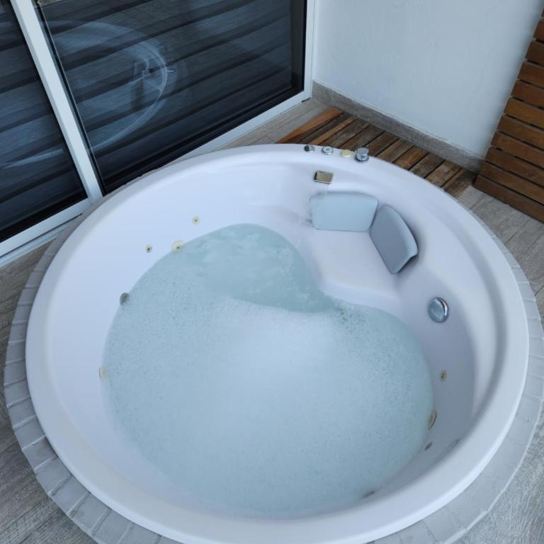 Dominique 609 Apartment with private jacuzzi - One-Bedroom Apartment - 25