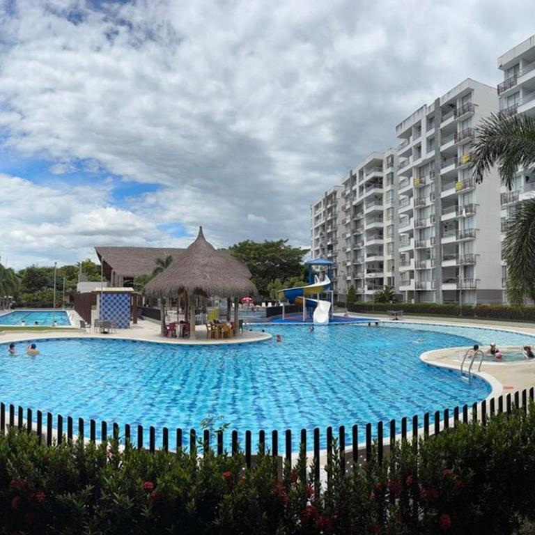 La Morada Flat apto en Ricaurte - Three-Bedroom Apartment with Balcony - 1