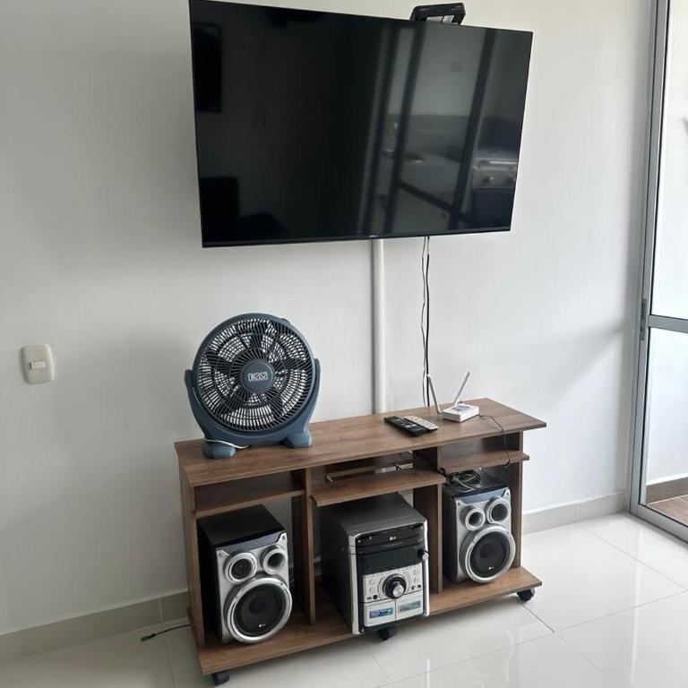 La Morada Flat apto en Ricaurte - Three-Bedroom Apartment with Balcony - 13