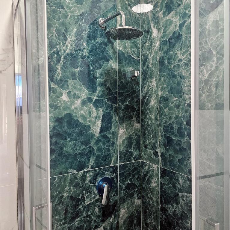Relax ON 247 - Camera Tripla con Bagno Privato - 42