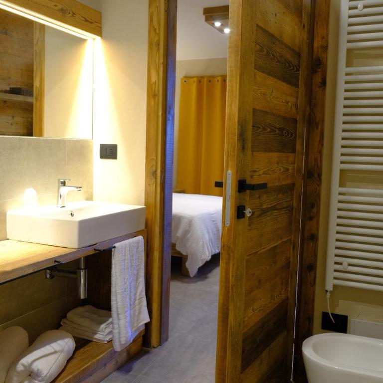 Arlette Chambres d'Hôtes - Camera King con Accesso Ospiti Disabili - 9