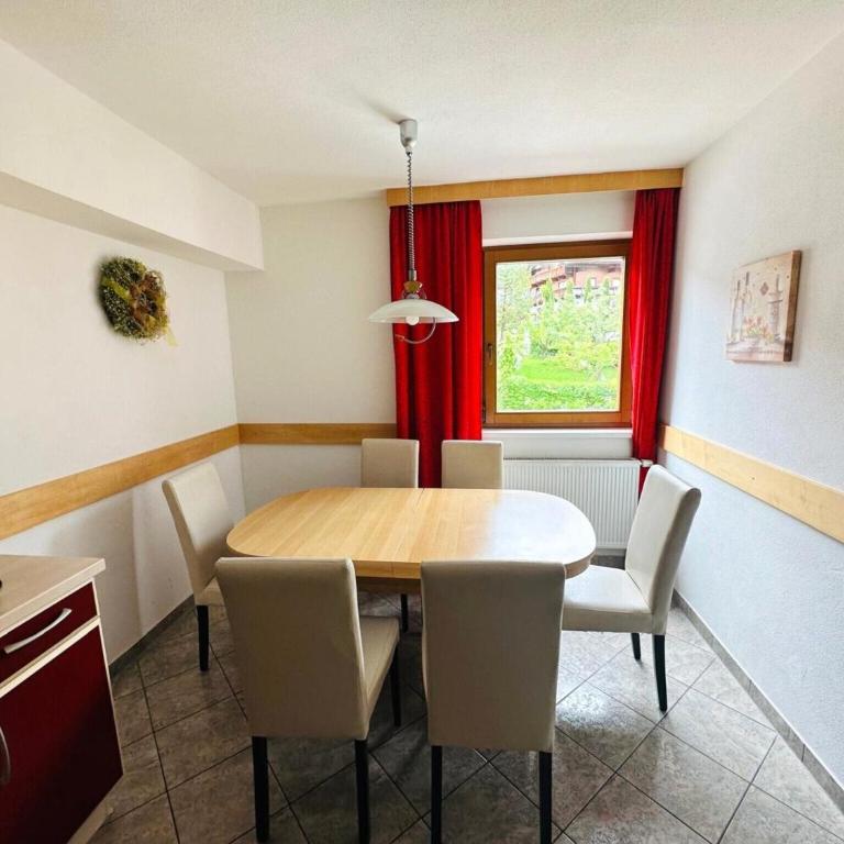 Apartment in Fügen near Ski Lift - Ferienhaus mit 3 Schlafzimmern - 2