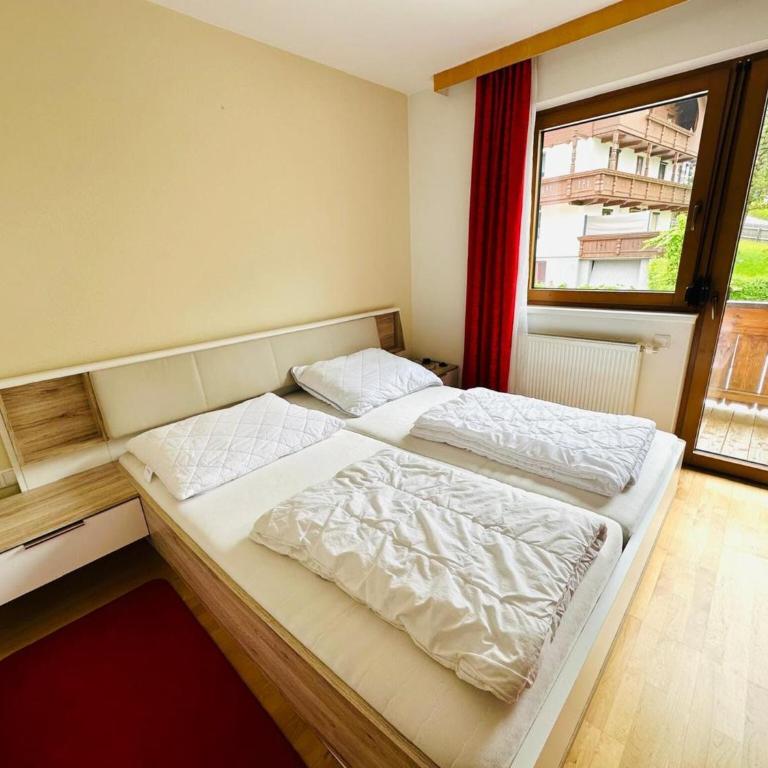 Apartment in Fügen near Ski Lift - Ferienhaus mit 3 Schlafzimmern - 4
