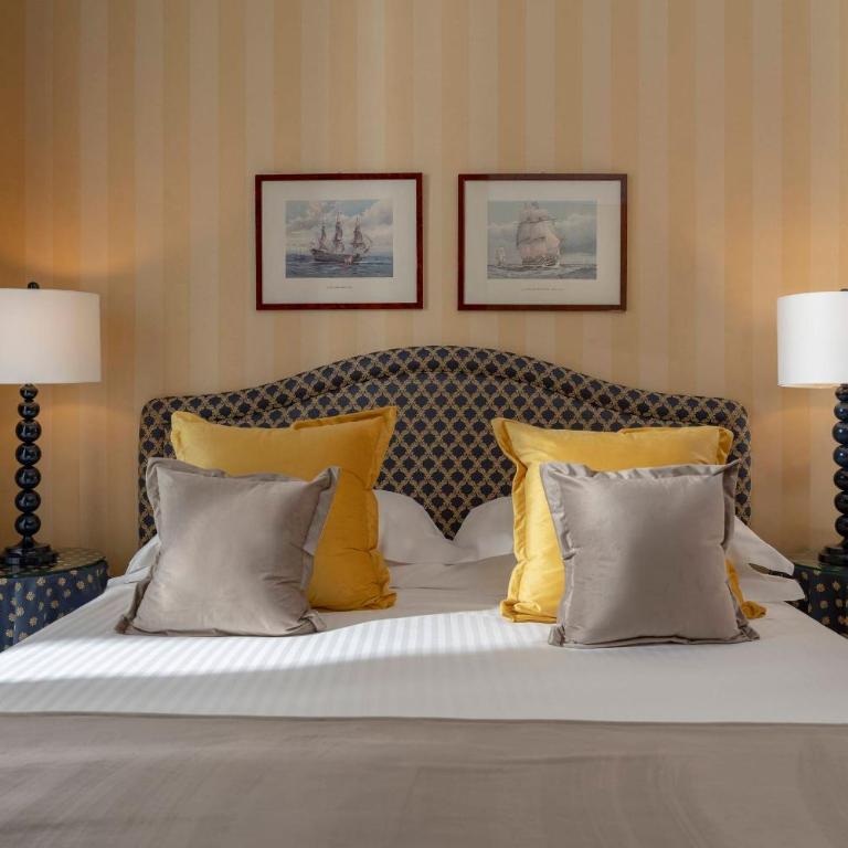 Hotel Lungomare - Classic Double Room with Partial Sea View - 4