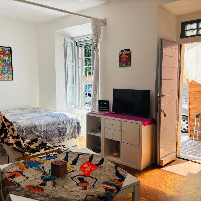 Friendly Africa Room Como Center - Casa Vacanze - 12