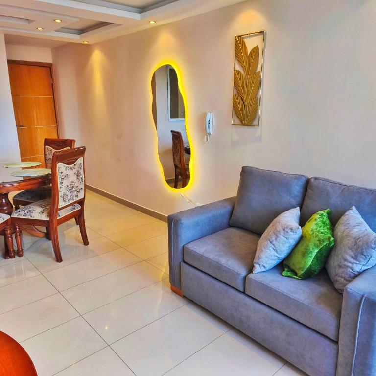 Coliving Ecuador Korea Residences Carolina Area best view CCI Quito - Three-Bedroom Deluxe Apartment - 12