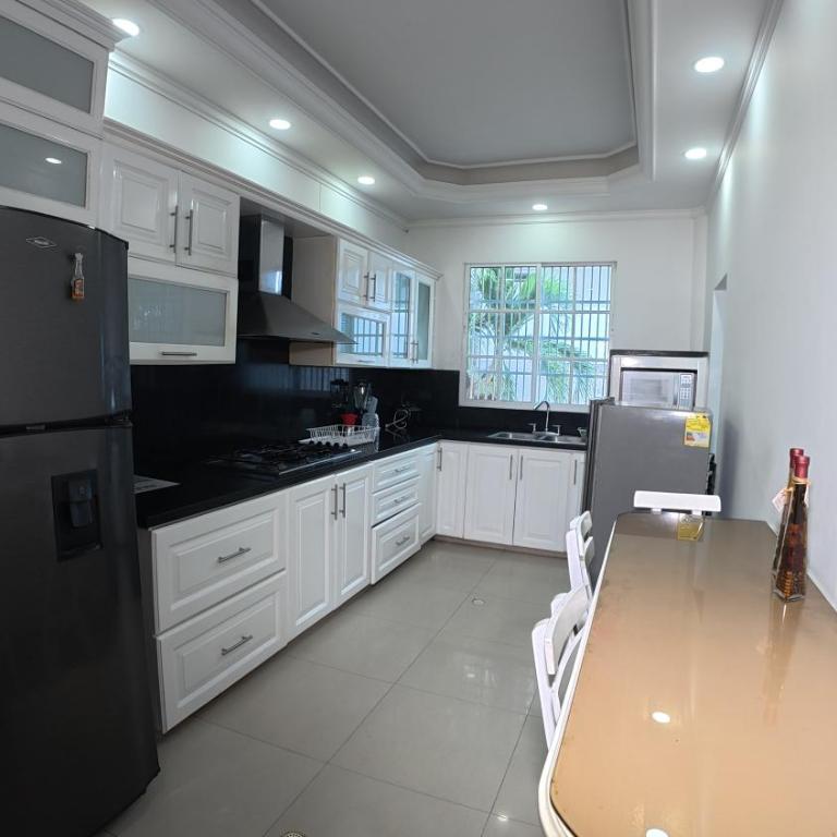 Casa cerca al mar Zona Norte Cielo Mar Cartagena - Four-Bedroom House - 19