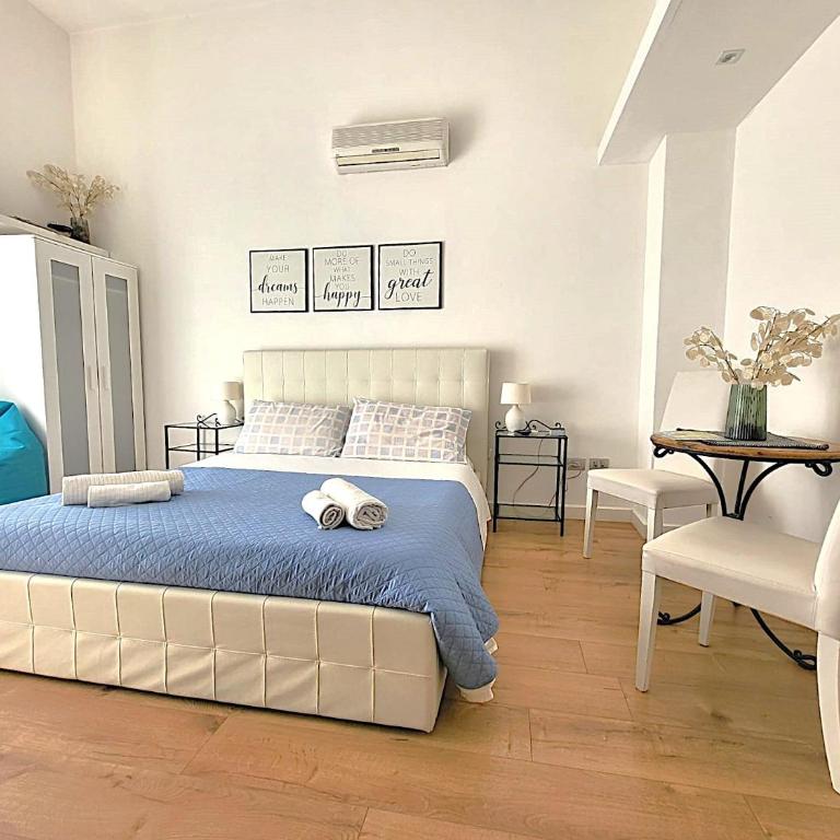 KRLY Rooms Cagliari - Adults only - Parcheggio - Deluxe Double Room with Balcony - 5