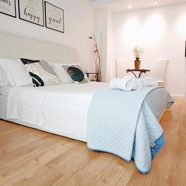KRLY Rooms Cagliari - Adults only - Parcheggio - Deluxe Double Room with Balcony - 4