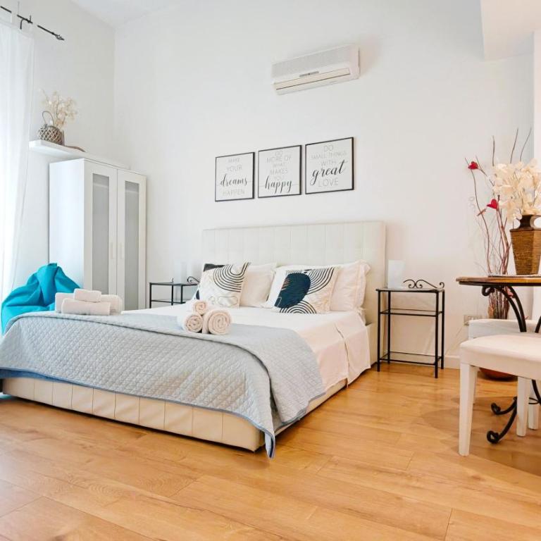 KRLY Rooms Cagliari - Adults only - Parcheggio - Deluxe Double Room with Balcony - 8