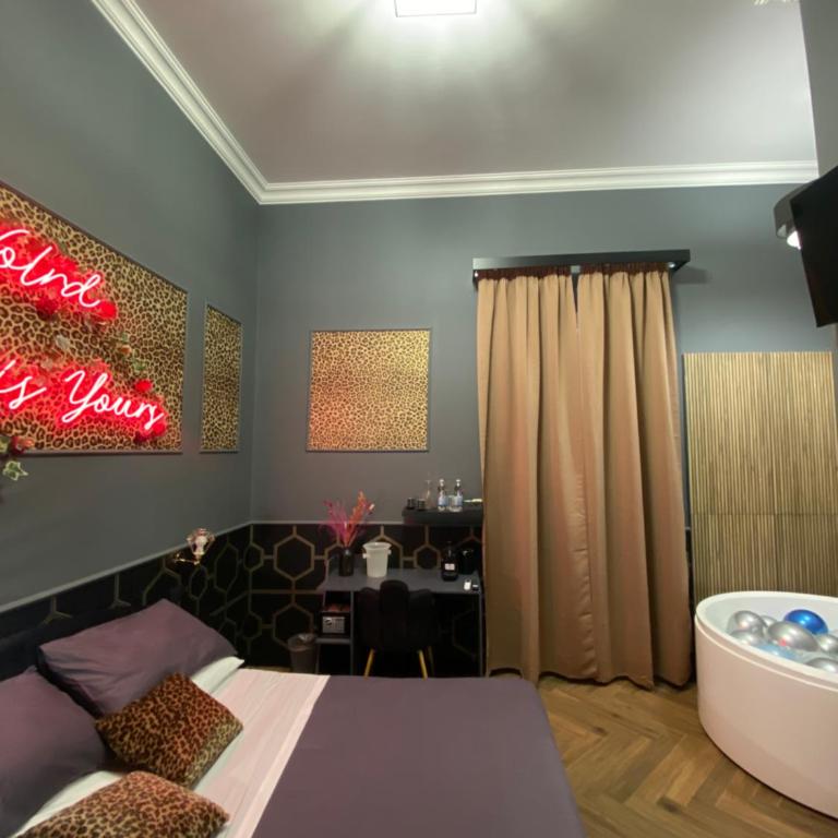 One of one experiences - LOVE ROOM - Camera Matrimoniale con Vasca Idromassaggio - 6