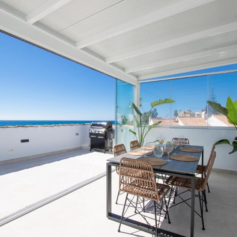 Stunning beachfront penthouse Calahonda Málaga - Apartamento de 3 dormitorios - 24