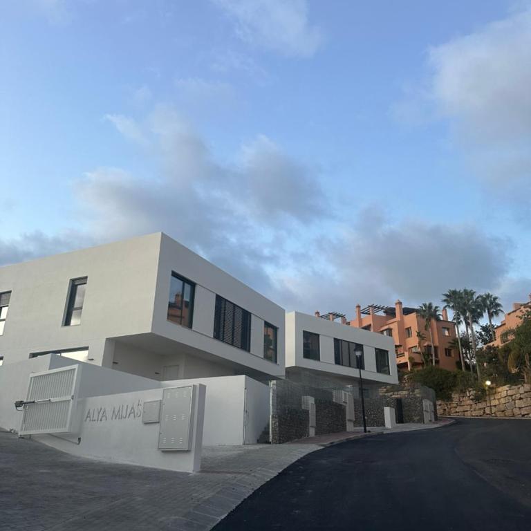 Alya Mijas - Villa Solmare - Direct Sea View and Hot Tub - Villa Superior - 35