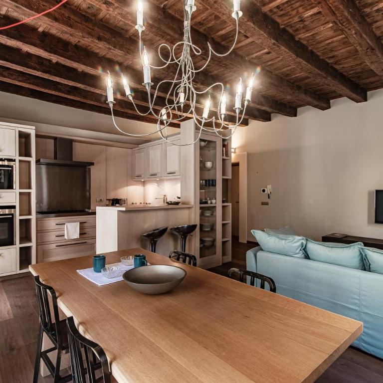 First & Urban Oasis - by MyHomeInComo - Superior Apartment - 4