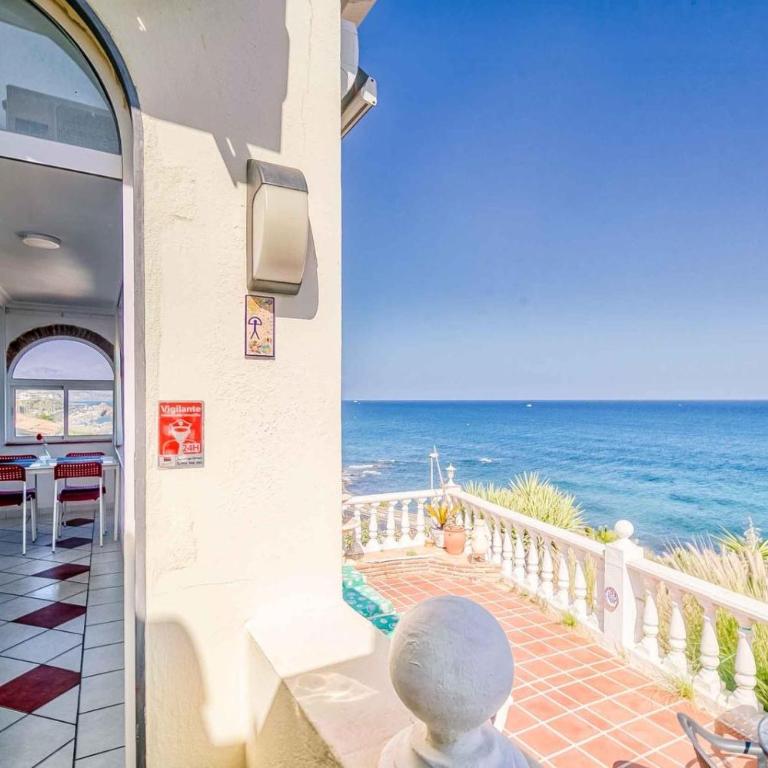 Charming Townhouse in El Faro, Spain, Studding Sea View & Community Pool - Casa de 2 dormitorios - 23