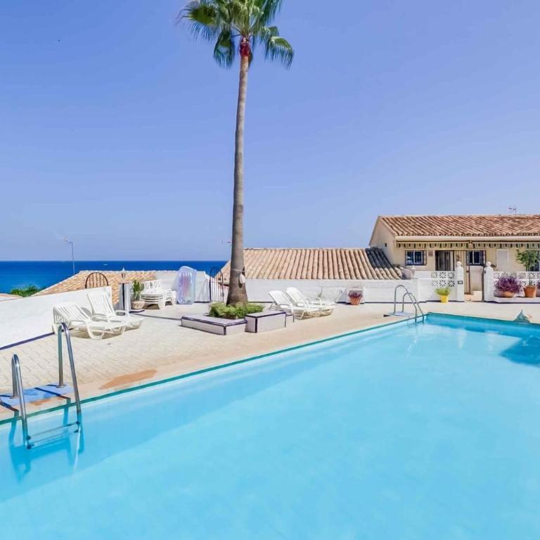 Charming Townhouse in El Faro, Spain, Studding Sea View & Community Pool - Casa de 2 dormitorios - 11