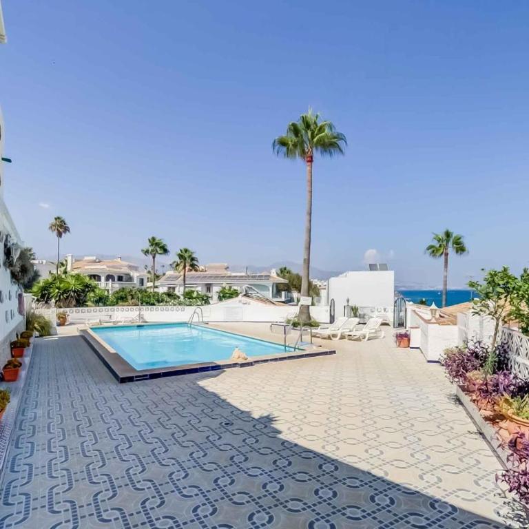 Charming Townhouse in El Faro, Spain, Studding Sea View & Community Pool - Casa de 2 dormitorios - 14