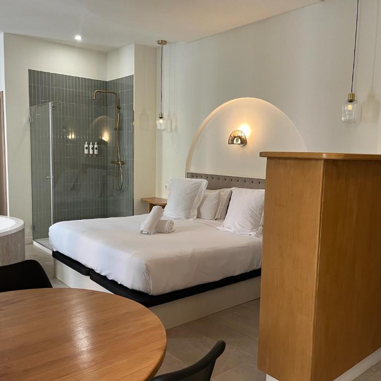 Reina Victoria El Mercado - Standard Double Room with Jacuzzi - 6