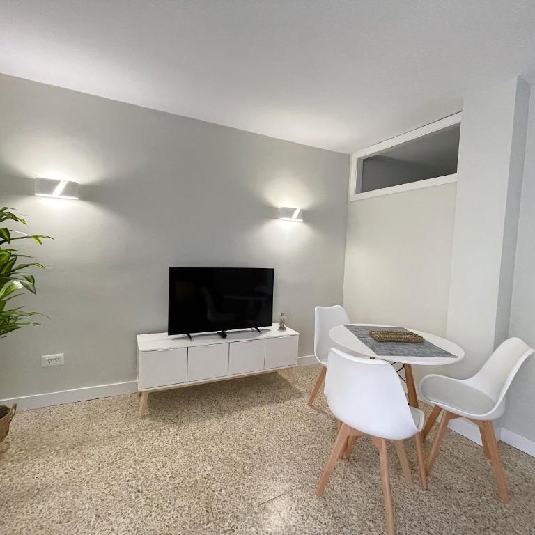 Edificio Playa - Apartamento de 1 dormitorio con balcón - 1
