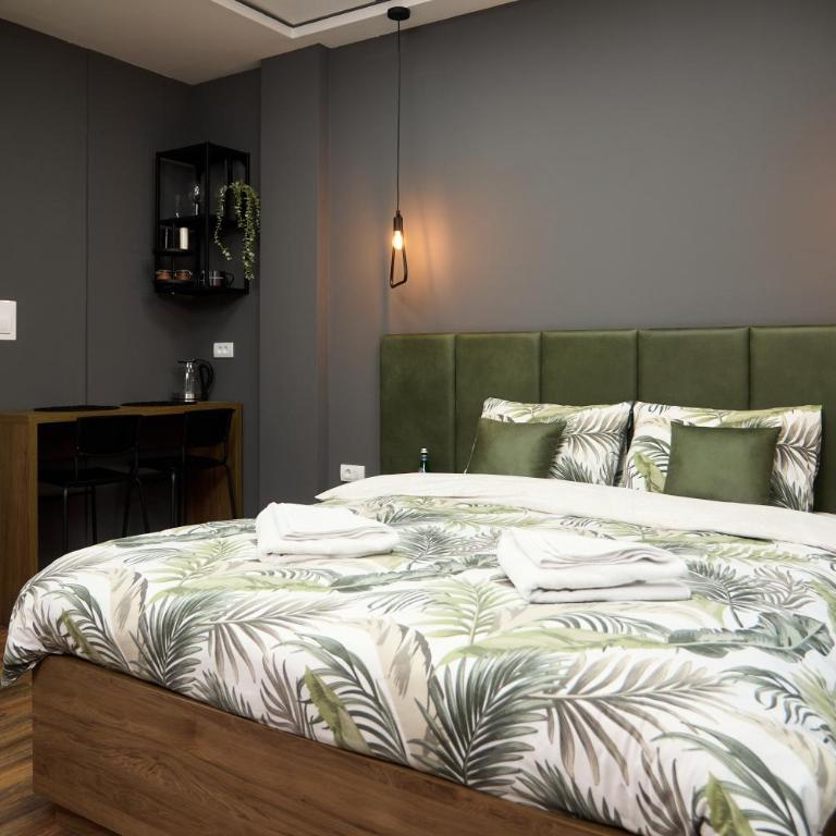 Downtown Boutique Apartments - Deluxe Double Studio - 4