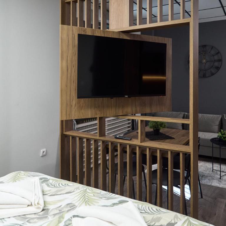 Downtown Boutique Apartments - Deluxe King Suite - 3