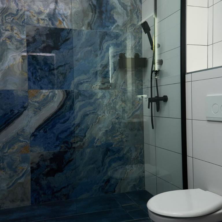 Downtown Boutique Apartments - Deluxe One-Bedroom Apartment - 4